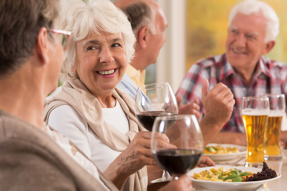 seniors-having-dinner